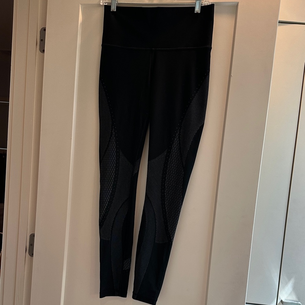Lululemon Black High-Waisted Leggings Mapped Out Women’s Size 10